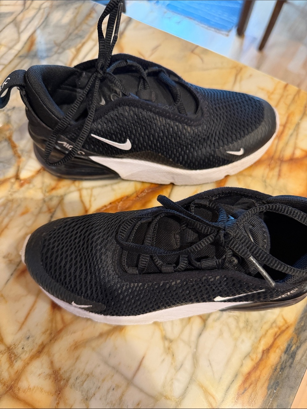 Nike Kids Black and White Air Max 270 2Y